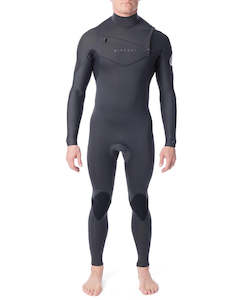 Sporting equipment: 2020 Rip Curl Dawn Patrol 4/3mm Chest Zip Steamer - Charcoal Grey