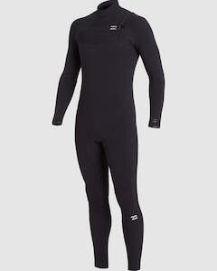 Sporting equipment: BILLABONG FURNACE COMP 3/2 mm CHEST ZIP