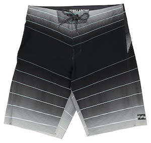 BILLABONG Fluid X 21" Mens Boardshort - Black