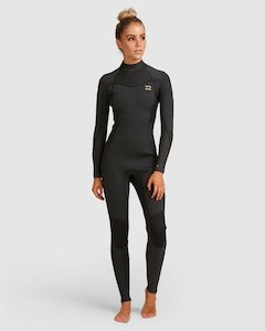 Sporting equipment: 4/3 Billabong Furnace Synergy Back Zip Gbs Fullsuit