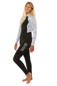 Sporting equipment: Sisstrevolution Summer Seas 3/2 Back Zip Steamer Orchid