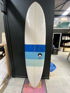 Sporting equipment: 2nd Hand McTavish Sumo, 7'6, 56L w fins & bag