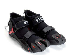 Sporting equipment: FCS SP2 Reef Booties