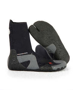 Sporting equipment: Ripcurl Dawn Patrol 3mm Split Toe Bootie