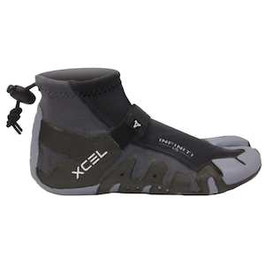 Sporting equipment: Xcel Infiniti 1mm Split Toe Reef Booties