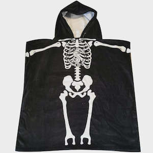 Sporting equipment: Sticky Johnson Kiwi Skeleton Towel Poncho 3-6 years