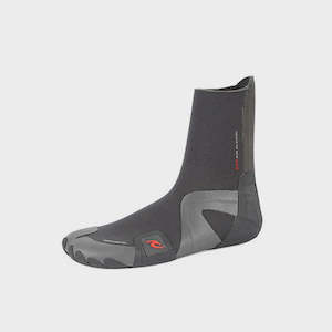 Sporting equipment: Ripcurl Junior Dawn Patrol 3mm Boot Without Zip