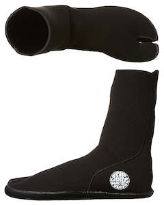 Sporting equipment: Ripcurl Bullet 3mm Booties