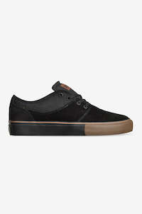 Closed Footwear: GLOBE FOOTWEAR - MAHALO BLACK/GUM