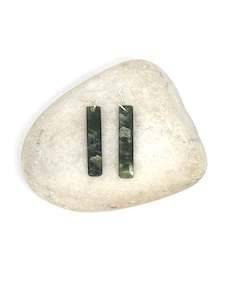 Sands Carving - Mau Taringa Pounamu Earrings / Medium Ono