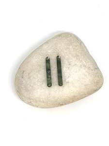 Sands Carving - Mau Taringa Pounamu Earrings / Medium Rima