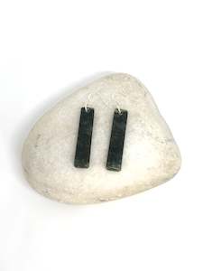 Sands Carving - Mau Taringa Pounamu Earrings / Medium Tahi