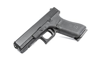 Hobby equipment and supply: WE - Glock 17 Gen 5 Gas Blow Back Pistol - Black