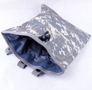 Hobby equipment and supply: Dump Pouch