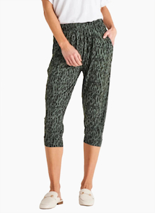 Betty Basics Tokyo 3/4 Pant - Abstract Print