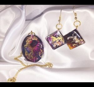 Gold Purple Oval Reversible Pendant and Earring set – Valeries Gallery