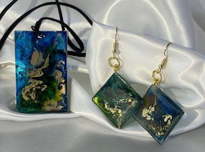 GreenGold Lagoon Reversible Pendant and Earring set – Valeries Gallery