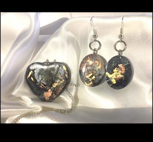 Black Marble Heart Reversible Pendant and Earring set – Valeries Gallery