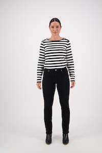 5004K Black - Slim Leg Knit Jean