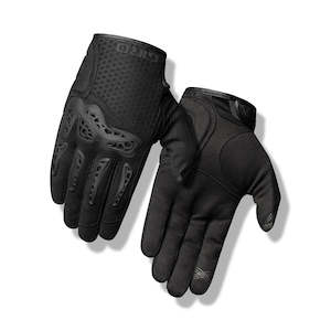 Bicycle and accessory: Giro GNAR Gloves