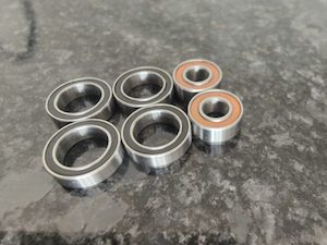 Sports goods manufacturing: Favero Assioma Duo or Uno bearing kit