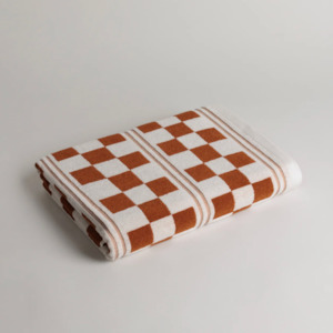 Gift: Busby Pool Towel | Fuyu & Chalk