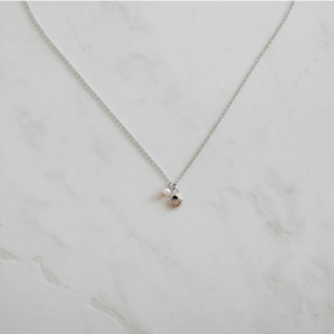 Gift: She Shell Necklace with Pearl