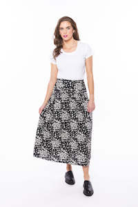 Corporate Head Office Management: Liberating skirt - White Poppy