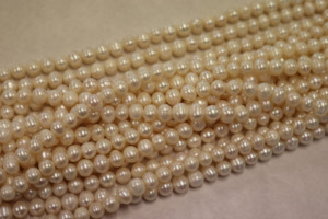 Freshwater Pearl Strand - White - Round .6mm