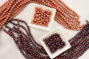 Craft material and supply: Freshwater Pearl Strand - Reds - Round .9mm