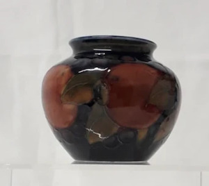 Moorcroft - Small 'Pomegranate' pattern vase