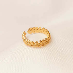 Laurea Ring by Agapée