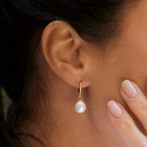 Furniture: Estée Earrings by Agapée