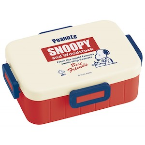 In-store retail support services: Skater Snoopy Lunch Box 650ml