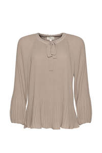 Madly Sweetly: Just Pleat It Top