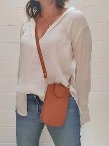 Bags: Lexi Phone Bag - Tan