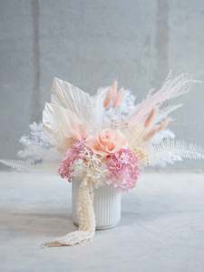 Dreamy Soft Delight Vase