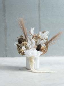 Dried flower: Whispering Sands Vase