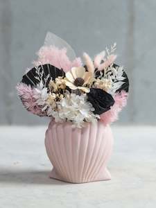 Dried flower: Charcoal Rose Vase