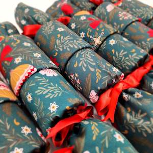 Bag or sack manufacturing - textile: Noel (6 Reusable Christmas Crackers)