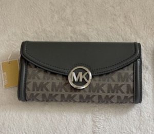 Watch: Michael Kors Fulton Wallet