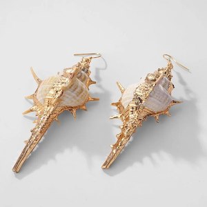 Event, recreational or promotional, management: Shells of the Tropics Earrings & Necklace Set