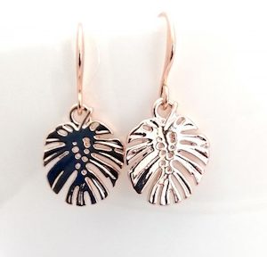 Gorgeous Rose Gold Sweet Shiny Monstera Leaf Earrings – Wendi Lindsay Jewellery