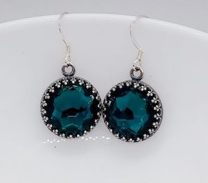 Emerald Green Large Round Lacy Edge Swarovski Crystal Earrings – Wendi Lindsay Jewellery