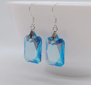 Gorgeous Aquamarine Shimmer Swarovski Emerald Cut Rectangle Earrings – Wendi L…