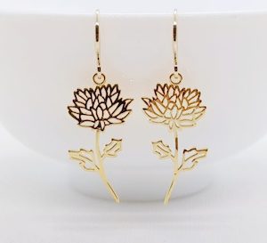 Shiny Gold Chrysanthemum Earrings – Wendi Lindsay Jewellery