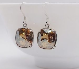 Golden Shadow 12mm Swarovski Cushion Earrings – Wendi Lindsay Jewellery