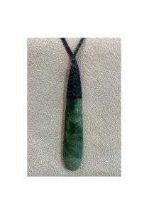 New Zealand Kawakawa Flower Pounamu Drop (Roimata) Necklace.