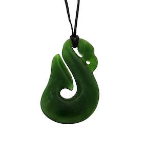 Pounamu: New Zealand Pounamu Manaia Necklace