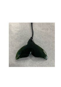 Pounamu: New Zealand Pounamu Whale Tail Necklace